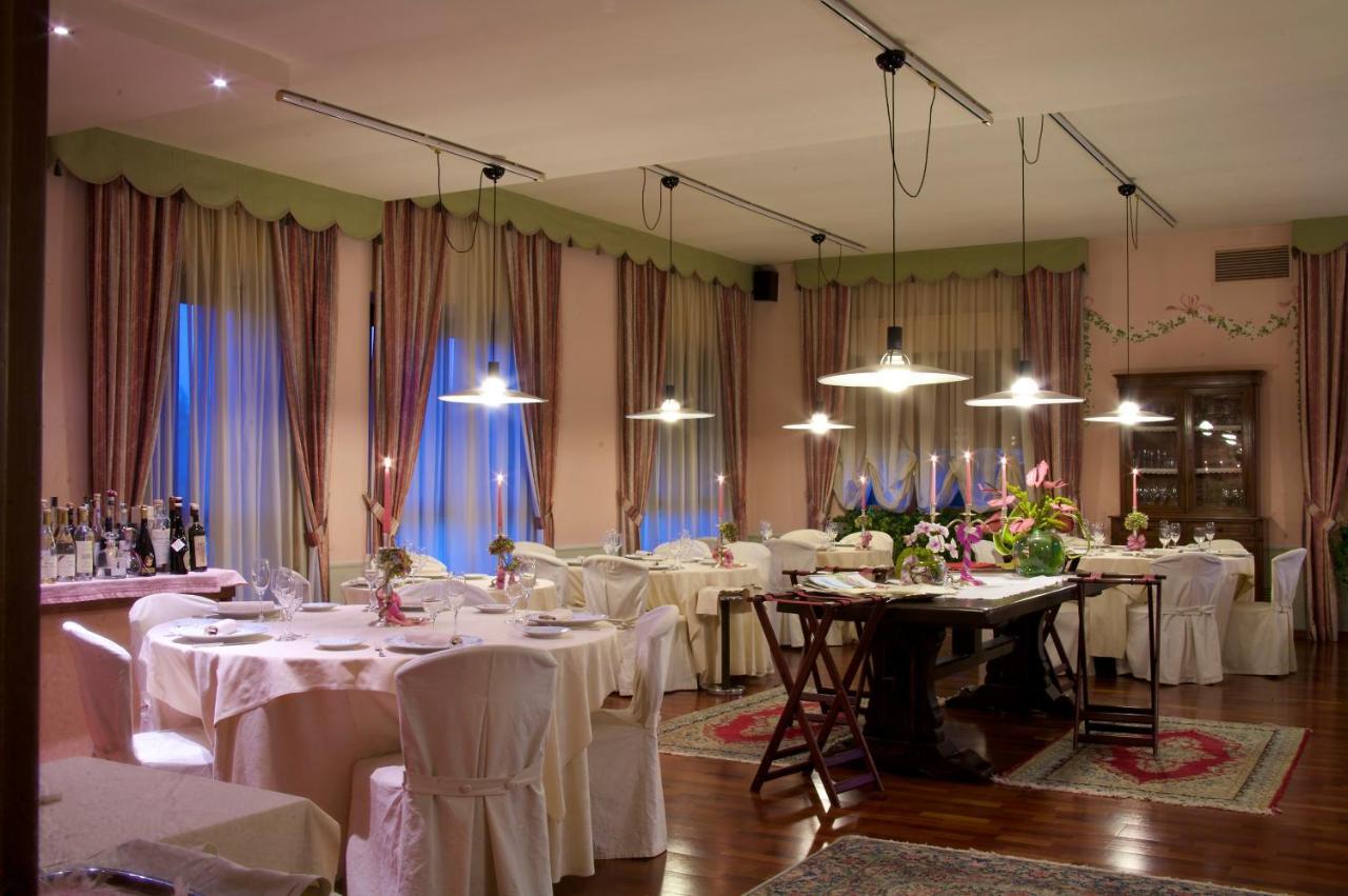 Hotel Giardino San Lorenzo in Campo Exteriör bild